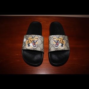 Gucci x Supreme Slides (RARE)